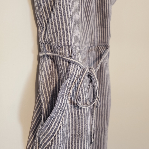 Old Navy Jumpsuit With Pockets - Picture 4 of 7